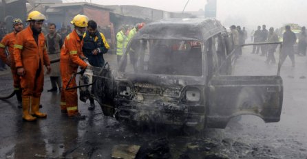 U samoubilačkom napadu u Pakistanu 13 osoba poginulo