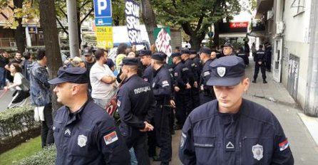 ODJEKUJU JAUCI SIROTE ŽENE: Iseljavaju majku sa dvoje male djece,  "Nemam gdje da odem"