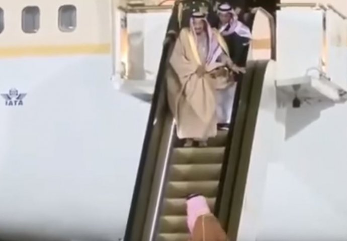 KOJA BLAMAŽA: Ovakve stari se dešavaju i NAJBOGATIJIMA / Pogledajte šta se desilo saudijskom kralju prilikom dolaska u Rusiju (VIDEO)