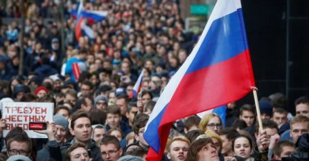 Ruska opozicija na mitingu zatražila od Putina da podnese ostavku