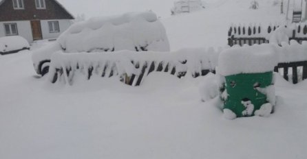 Snijeg zabijelio region: Napadalo metar snijega, nisu imali struje, ljudi ne pamte ovakvu katastrofu u oktobru. 