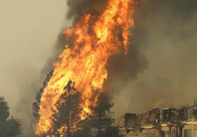 PAKAO KAKAV DO SADA NIJE VIĐEN: Bjesne požari, najmanje 11 MRTVIH 