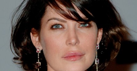 Unakazile je plastične operacije: Popularna glumica nekad je nosila epitet najljepše, a pogledajte je sada