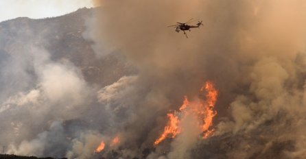 IZDATA NOVA NAREĐENJA ZA EVAKUACIJU: U požarima do sada uništeno najmanje 3.500 kuća i poslovnih prostora 