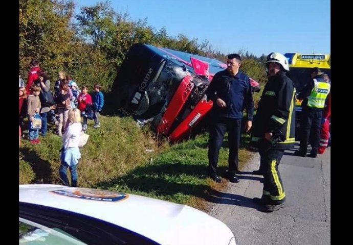 OTKRIVENI NOVI DETALJI: Vozač zbog kojeg se prevrnuo autobus pun djece vraćao se s kemoterapije