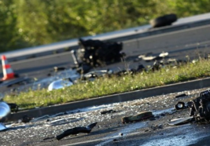 TRAGEDIJA POTRESLA ESTRADU: U saobraćajnoj nesreći stradao poznati pjevač!