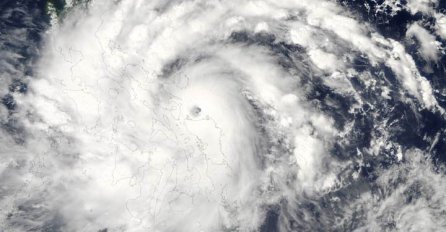 ALARMANTNO UPOZORENJE METEOROLOGA: Građani u strahu, stižu velike padavine, prijeti OPASNOST OD TAJFUNA!