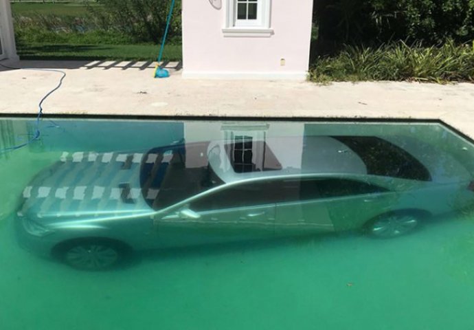 "Srce mi je stalo": Djevojka mu parkirala Mercedes u bazen