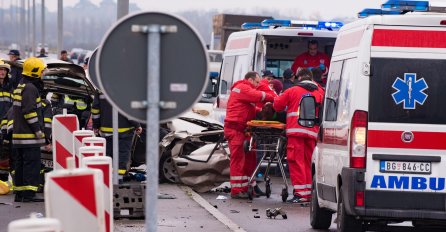 VELIKA NESREĆA NA AUTOPUTU: Povrijeđeni se prevoze u Urgentni, IMA MRTVIH!