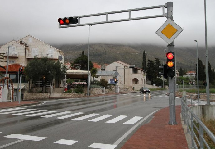 NI KRIVA NI DUŽNA: Da nije čekala zeleno, danas ne bi bila u KOMI