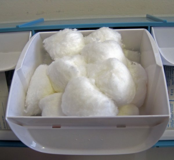 balls-of-cotton-wool