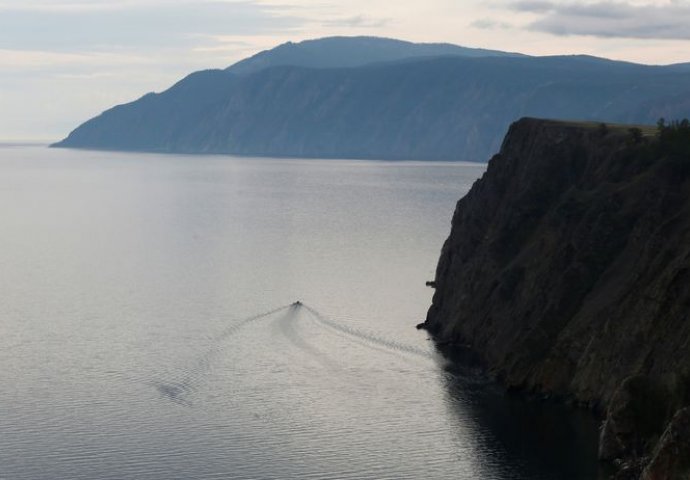 UGROŽENO NAJDUBLJE JEZERO NA SVIJETU: U njemu se nalazi čak 20 posto slatke nesmrznute vode na planetu!