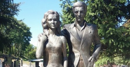 DA IH NIJE SMRT PROGUTALA DANAS BI UŽIVALI U SVOJOJ LJUBAVI: Svi zastaju kod njihovog spomenika, dok suza suzu stiže! (FOTO)