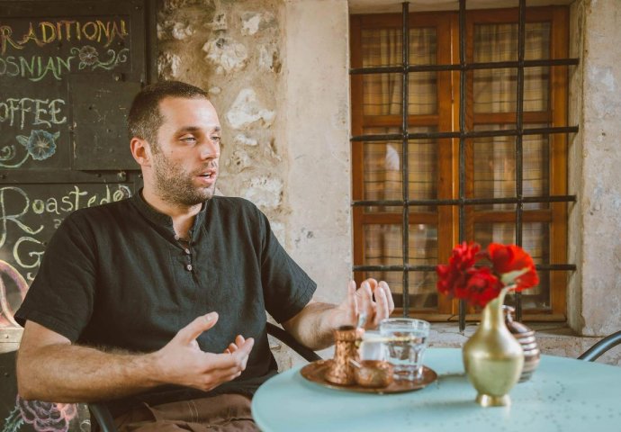MLADI I USPJEŠNI/Jasmin Elezović oživio stari zanat tradicionalne prerade kafe: Cilj je bio stvoriti mjesto sa dušom