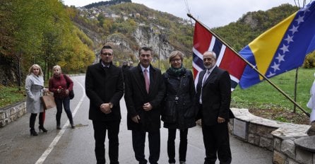 Ambasadorica Kraljevine Norveške posadila lipu u Aleji ambasadora