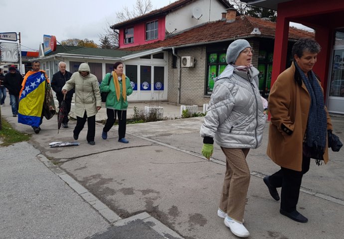 Iscrpljeni radnici Vitezita ušli u Kanton Sarajevo