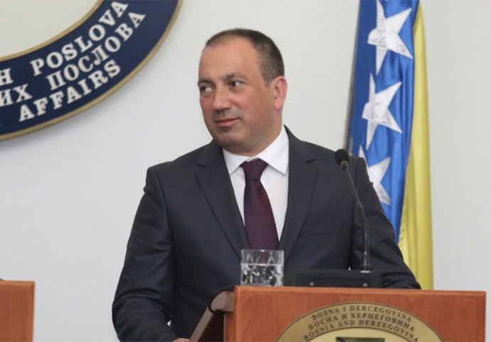 Crnadak: Odluke Čolakovićeve direktan udar na BiH i njenu diplomatiju