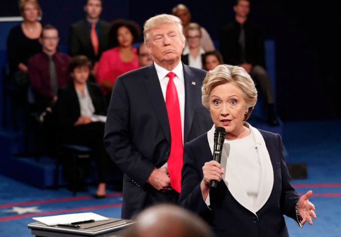 Washington post: Hilari Klinton platila istragu o vezama Trampa i Rusije