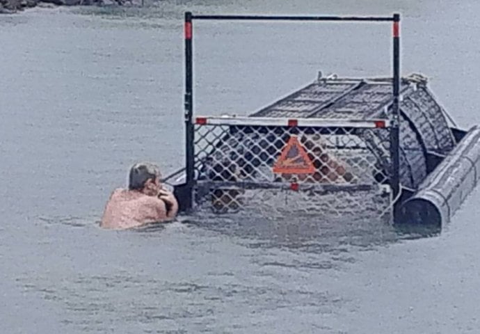 NIŠTA GLUPLJE NISTE VIDJELI: Prozvali su ih "idiotima stoljeća", a kad vidite šta su napravili, SVE ĆE VAM BITI JASNO! (FOTO)