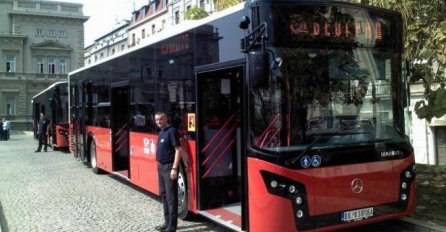 GROZNO: DJEVOJKA JE UŠLA U BEOGRADSKI BUS, kada su joj putnici UGLEDALI ruke, ZALEDILI SU SE