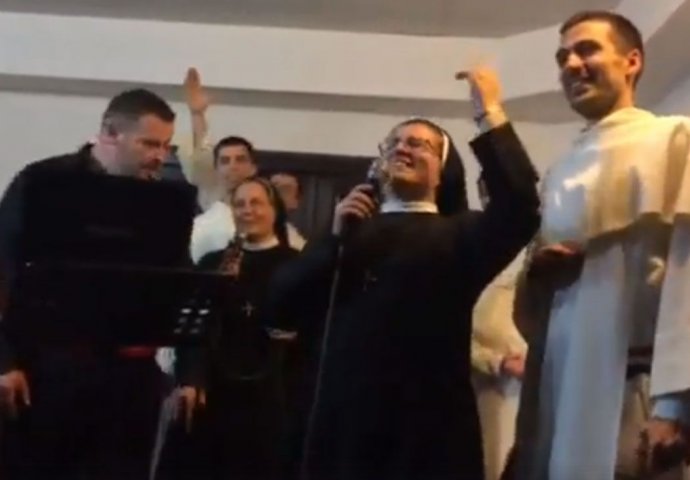 OVO MORATE VIDJETI: Fratri i časne sestre zapjevali "BOSNO MOJA" i digli sve na noge (VIDEO)