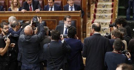 Španski premijer tvrdi da je ukidanje autonomije Kataloniji jedini način za zaustavljanje krize