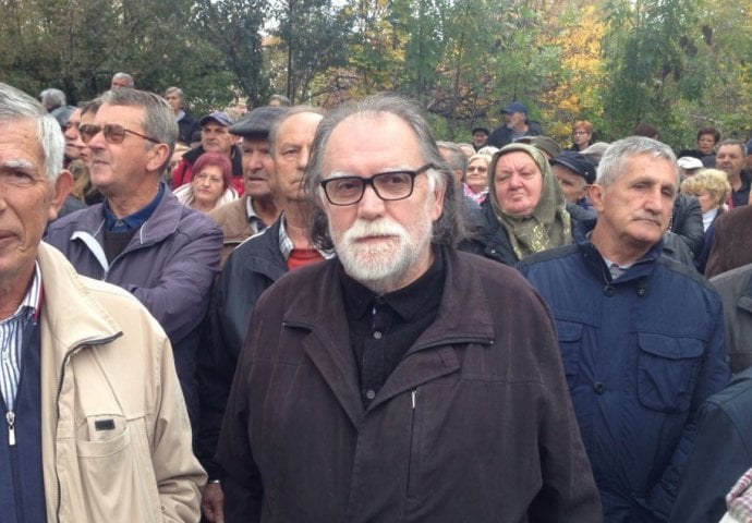 Josip Pejaković oduševio penzionere na protestima: POSLUŠAJTE NJEGOVU HIMNU BIH