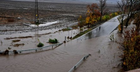 NEVRIJEME I KATASTROFALNE POPLAVE: U stravičnoj oluji poginule tri osobe,  jedna nestala 