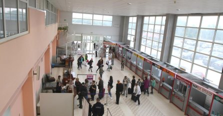 ANKETA: Podržavate li inicijativu da se aerodrom u Tuzli zove po Aliji Izetbegoviću? 