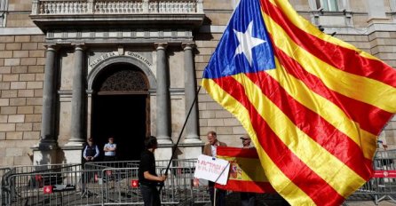Parlament Katalonije PRIZNAO odluku Madrida, prestaje da radi do vanrednih izbora