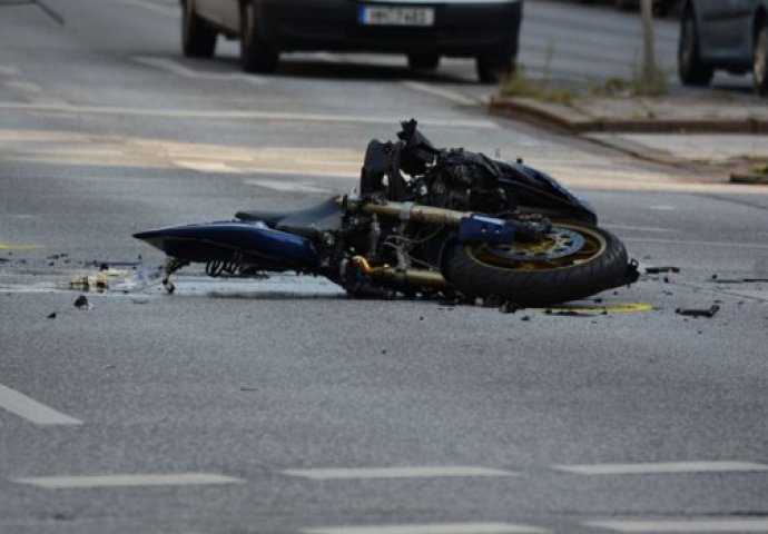 VELIKA TUGA: Drugovi sletjeli sa motora i poginuli