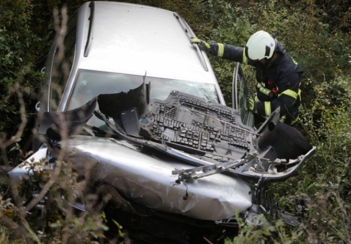 TRAGEDIJA KOD RIJEKE: VW Passat sletio u provaliju, vozač poginuo na mjestu