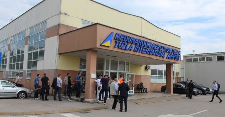 Odbijeno preimenovanje tuzlanskog aerodroma u Alija Izetbegović