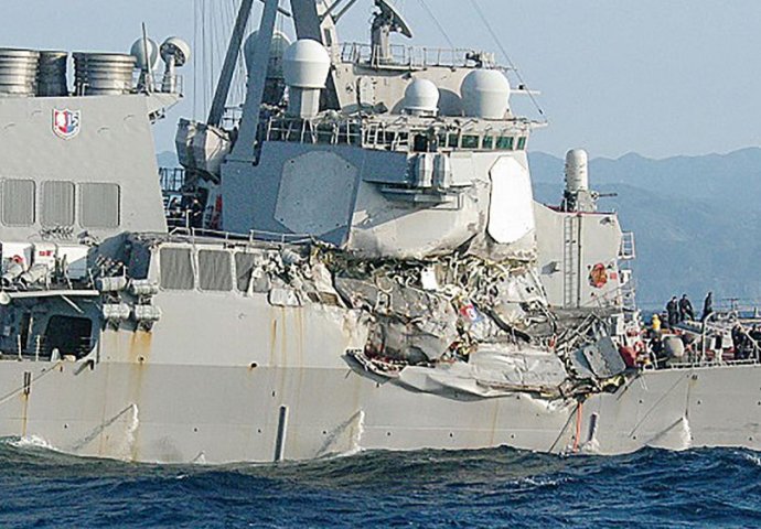  Za sudare američkih razarača krive su brojne greške mornara