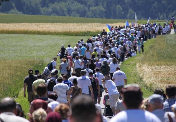 Započeo "Marš mira - Tihi hod za veliku bol" od Karaule prema Kotor-Varoši