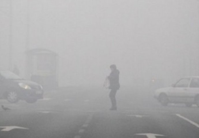 Gusta magla smanjuje vidljivost na cestama u BiH