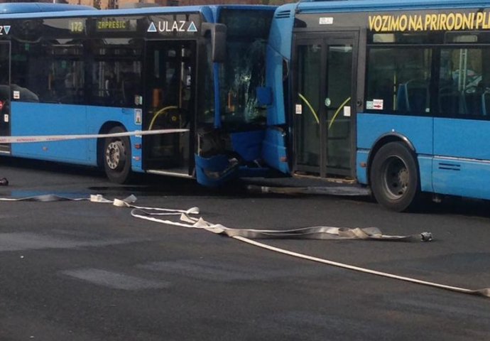 HAOS NA OKRETIŠTU: Sudarila se  tri autobusa (VIDEO)