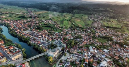 POZITIVNE PRIČE: Vlast u Sanskom Mostu se odrekla službenih automobila da pomogne poljoprivrednicima