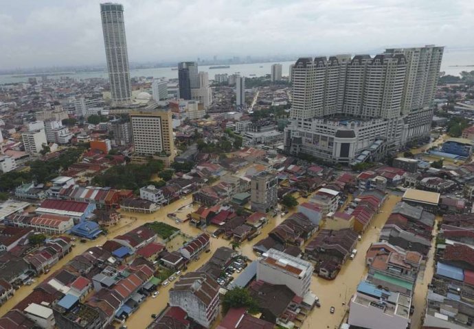 TRAGEDIJA: 2000 ljudi evakuirano iz države koja je cijela poplavljena, ima i mrtvih!