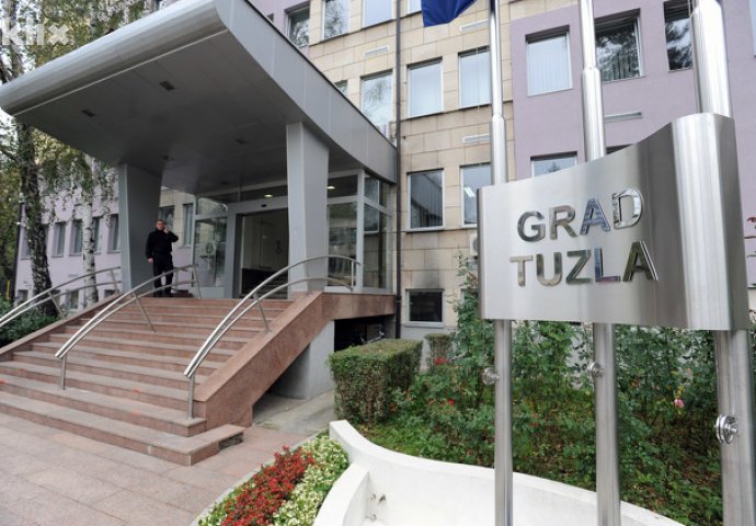 Grad Tuzla - Kupce nije oštetila Općina već oni s kojima su potpisali ugovore