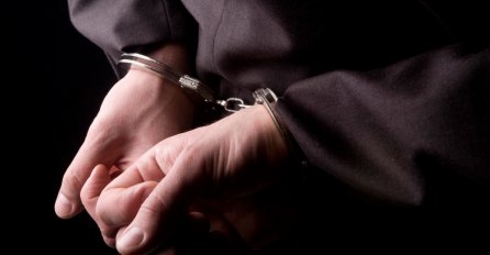 UHAPŠEN VOĐA SEKTE:  Živio sa četiri žene i sljedbenicima, a usput ubijao ljude!