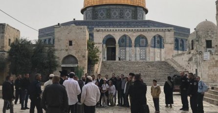 Izraelski doseljenici u kompleksu džamije al-Aqsa obavili talmudske obrede