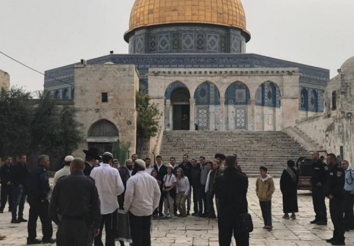 Izraelski doseljenici u kompleksu džamije al-Aqsa obavili talmudske obrede