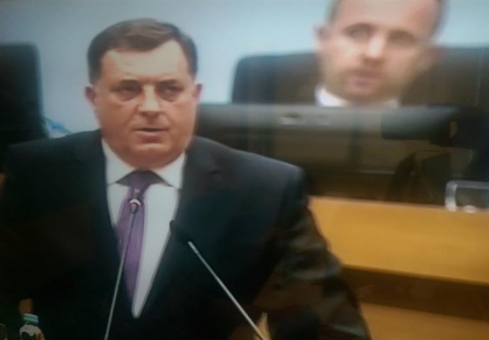 SHOW U NARODNOJ SKUPŠTINI Dodik poručio: Sjedi dole!