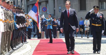 RUSI UPOZORAVAJU: Amerika šalje novac PREKO KOSOVA za rušenje Vučića