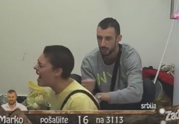 DOŽIVJELA TEŽAK NERVNI SLOM: Učesnica "Zadruge" zgrabila GITARU I GAĐALA UČESNIKE (VIDEO)