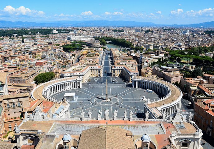 PROFIT 10 MILIONA EURA: Vatikan obustavlja prodaju cigareta