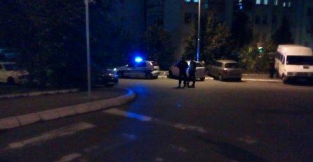 GRAD POD OPSADOM POLICIJE: Blokirana kuća, vrše se detaljni pretresi, učestvuje i Specijalna antiteroristička jedinica!