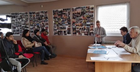 'Obrazovanje gradi BiH' uručilo 120 stipendija učenicima i studentima Romima 