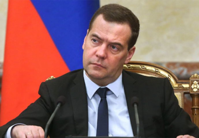 Medvedev: EU pritiska Rusiju da odustane od Sjevernog toka 2